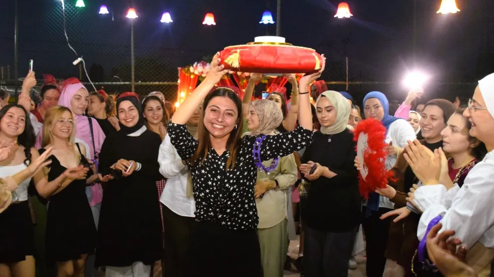 Destine ve Çiğiltepe yurtlarında mezuniyet coşkusu