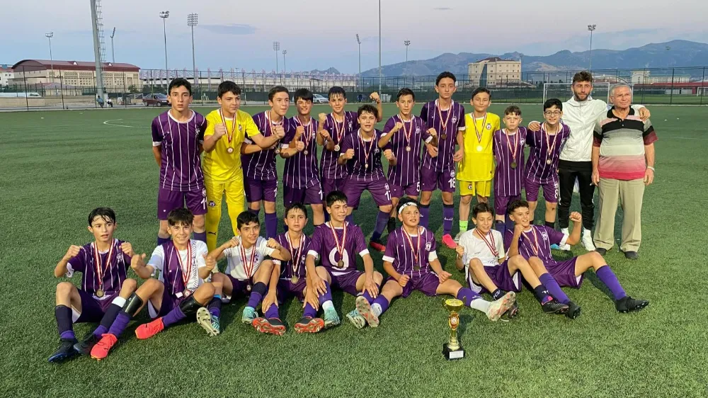 Afyonspor’un Genç Kahramanları U13 Liginde Zirveye Oturdu