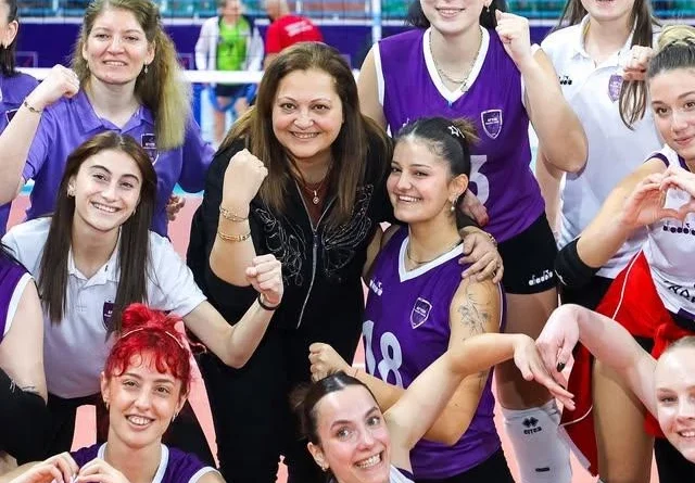 Afyon Belediye Yüntaş Voleybol Takımı Denizli Uğur Spor’u Mağlup Etti