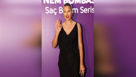 Adriana Lima muhteşem saçlarının sırrını sundu: “Münhasıran Duru’ladım”