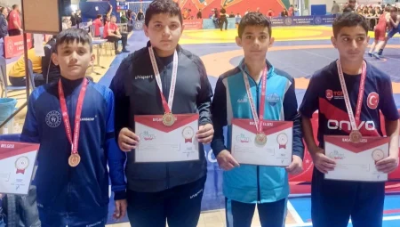 Ağrılı genç güreşçiler Muş’ta görüşme yaptı