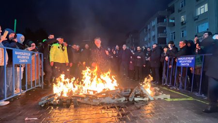 Bahçelievler’de baharın gelişi Nevruz ateşiyle kutlandı