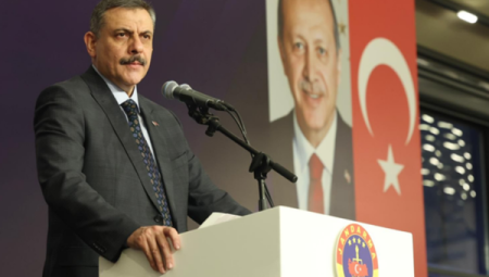 Bakan Çiftçi, şehit Akarsel’in ailesini ziyarette bulundu