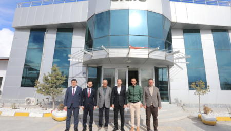 Başkan Özdemir, NGC Başkanı Demirsoy’u bir araya geldi