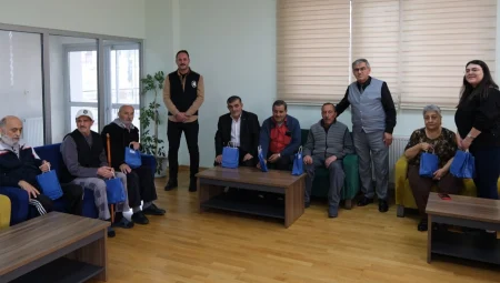 Belediye yaşlıları bayramda unutmadı