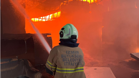 Buca’da sanayi sitesinde yangın