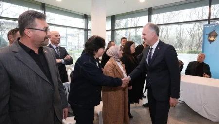 Bursa İnegöl’de protokol ve halk bayramlaştı