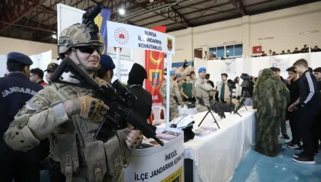 Bursa İnegöl’de Üniversite ve Meslek Tanıtım Günleri’nde 8. buluşma