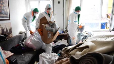 Bursa Osmangazi’den Kayıhan’daki çöp eve müdahale