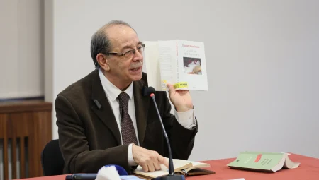 Bursa’da carpici gelisme: felsefe söyleşisine yoğun ilgi