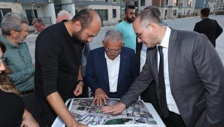 Büyükkılıç: Kentsel değişim çalışmalarımız hız kesmeden devam etmektedir