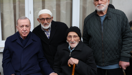 Cumhurbaşkanı Erdoğan, Rize’de komşularının bayramını tebrik etti