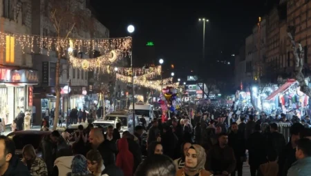 Divanyolu ışıl ışıl parlıyor