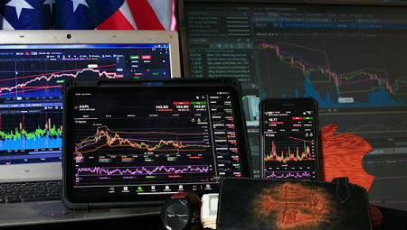 Dünya genelinde piyasalarda satış baskısı artıyor, enerji fiyatları yükselişte