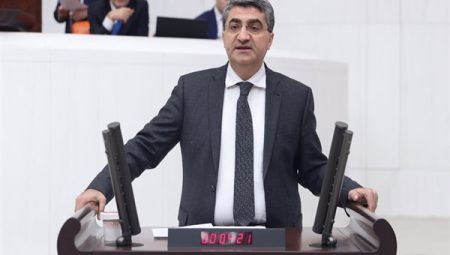 Ekmen: Bölgesel gerilimler ekonomik baskıyı artırıyor