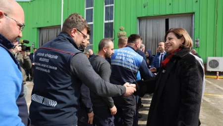 Eskişehir’de Başkan Ünlüce personelle bayramlaştı