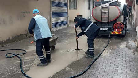 Eyyübiye’de yağış sonrası temizlik ve onarım seferberliği