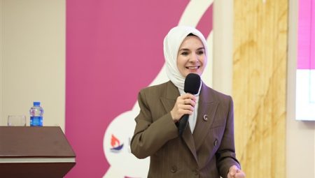 Göktaş: Aşık Veysel’i vefatının 53’üncü yıl dönümünde rahmet ve minnetle anıyorum