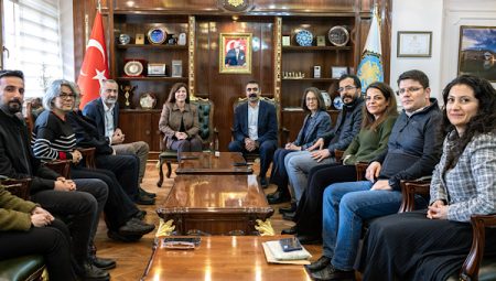 İHD heyetinden Diyarbakır Büyükşehir Belediyesi’ne ziyaret