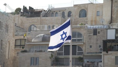 İsrail Dışişleri Bakanlığı: Soykırımcı bir rejim, bir diğerini övüyor