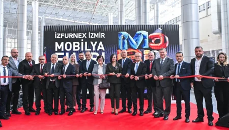 İZFURNEX 2026 İzmir Mobilya Fuarı kapılarını açtı
