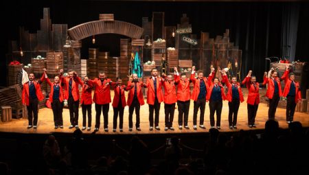 İzmir Şehir Tiyatroları Dünya Tiyatro Günü’nde sahne devraldı