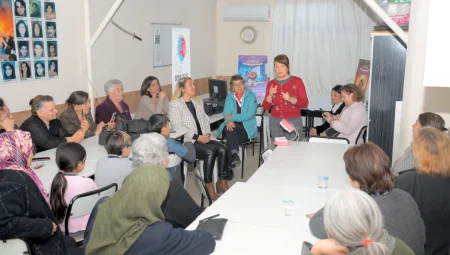İzmir’de carpici gelisme: dişhekimleri diş sağlığının önemine ilgi gördü