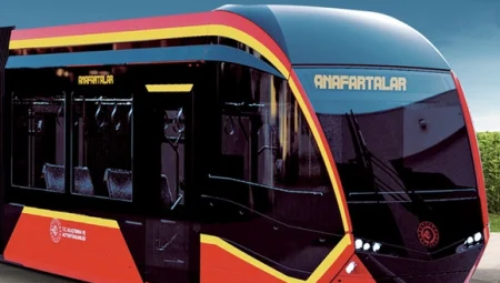 Kayserililer bayramda tramvay keyfi yaşadı