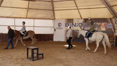 Kocaeli’de 230 çocuk binicilikle tanıştı