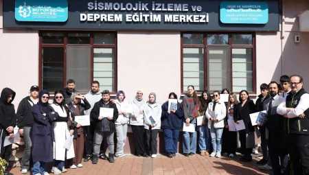 Kocaeli’de ‘Beyaz Kalpler’ afet gerçeğini deneyimledi