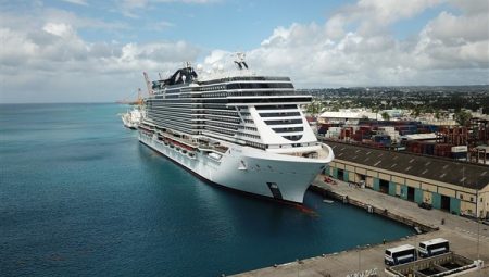 Las Palmas de Gran Canaria Kruvaziyer Limanı’ndaki yeni terminal açıldı