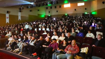 Maltepe’de Dünya Tiyatro Günü “Hamlet” ile kutlandı