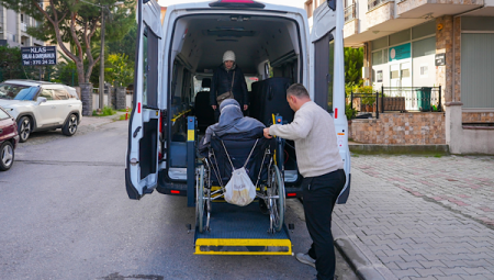 Maltepe’de, engelli vatandaşlara evde sağlık ve ambulans hizmeti sunuluyor