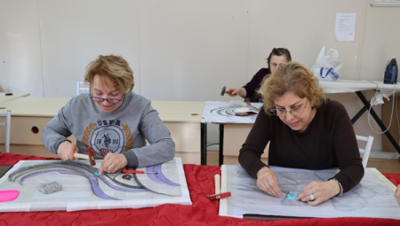 Maltepeli kadınlara yönelik filografiyi tanıtan dersler veriliyor