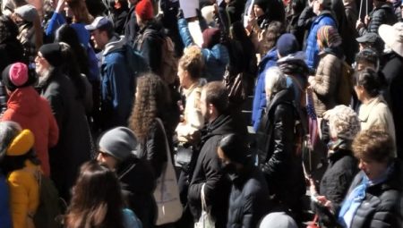 Manhattan’da ABD’nin Orta Doğu’daki askeri eylemlerine karşı protesto düzenlendi