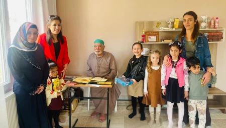 Mardin Yeşilli’de öğrencilerden emekli öğretmene vefa