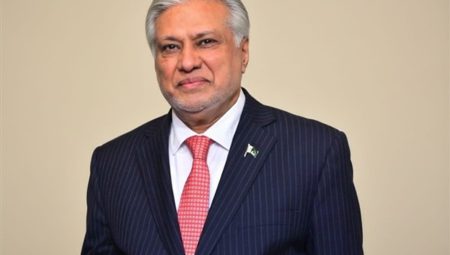 Pakistan Dışişleri Bakanı Dar, Mısırlı mevkidaşı Abdelatty ile temas kurdu