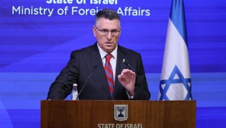 Saar, Yunanistan Dışişleri Bakanı Gerapetritis ile telefonda müzakere etti