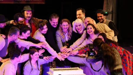 Sahne çiçek bahçesine dönüştü – İstanbul Bakırköy’de