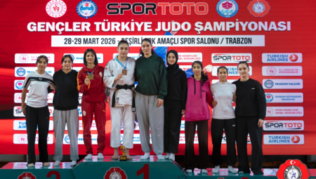 Spor Toto Gençler Türkiye Judo Şampiyonası’nda sporcular ödüllendirildi