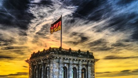 Steinmeier: İran’a yönelik saldırılar uluslararası hukuku ihlal ediyor