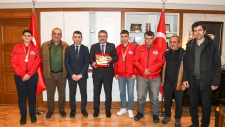 TEKNOFEST şampiyonlarından Başkan Genç’e ziyaret