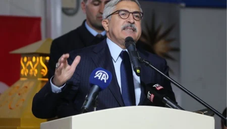 Yayman: Haddini bil Özgür Özel!