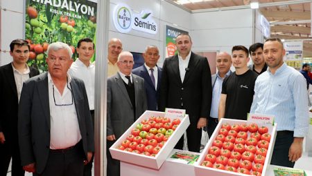 5. Kaş Kınık Tarım Fuarı ziyaretçilere kapılarını açtı