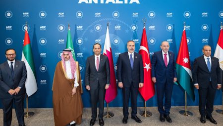 Al Thani, Antalya’da Bakanlar Kurulu’nun toplantısına dahil gerçekleşti