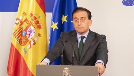 Albares, Bahreynli mevkidaşı Alzayani ile toplantı yerine getirdi