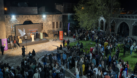 Amed Uluslararası Tiyatro Festivali “Barış İçin Diyalog” temasıyla adım attı