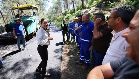 Asfaltlama çalışmaları sürüyor: İzmir Efes Selçuk’ta carpici gelisme