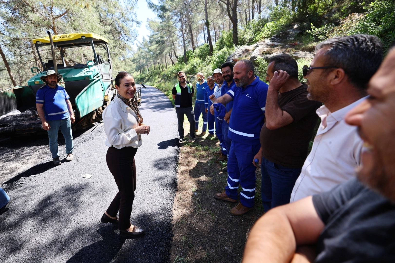 Asfaltlama çalışmaları sürüyor: İzmir Efes Selçuk’ta carpici gelisme