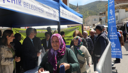 Ata tohumu fideleri ilçelerde dağıtıldı